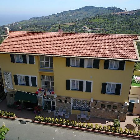 Residence Elvira Diano Marina Exteriér fotografie